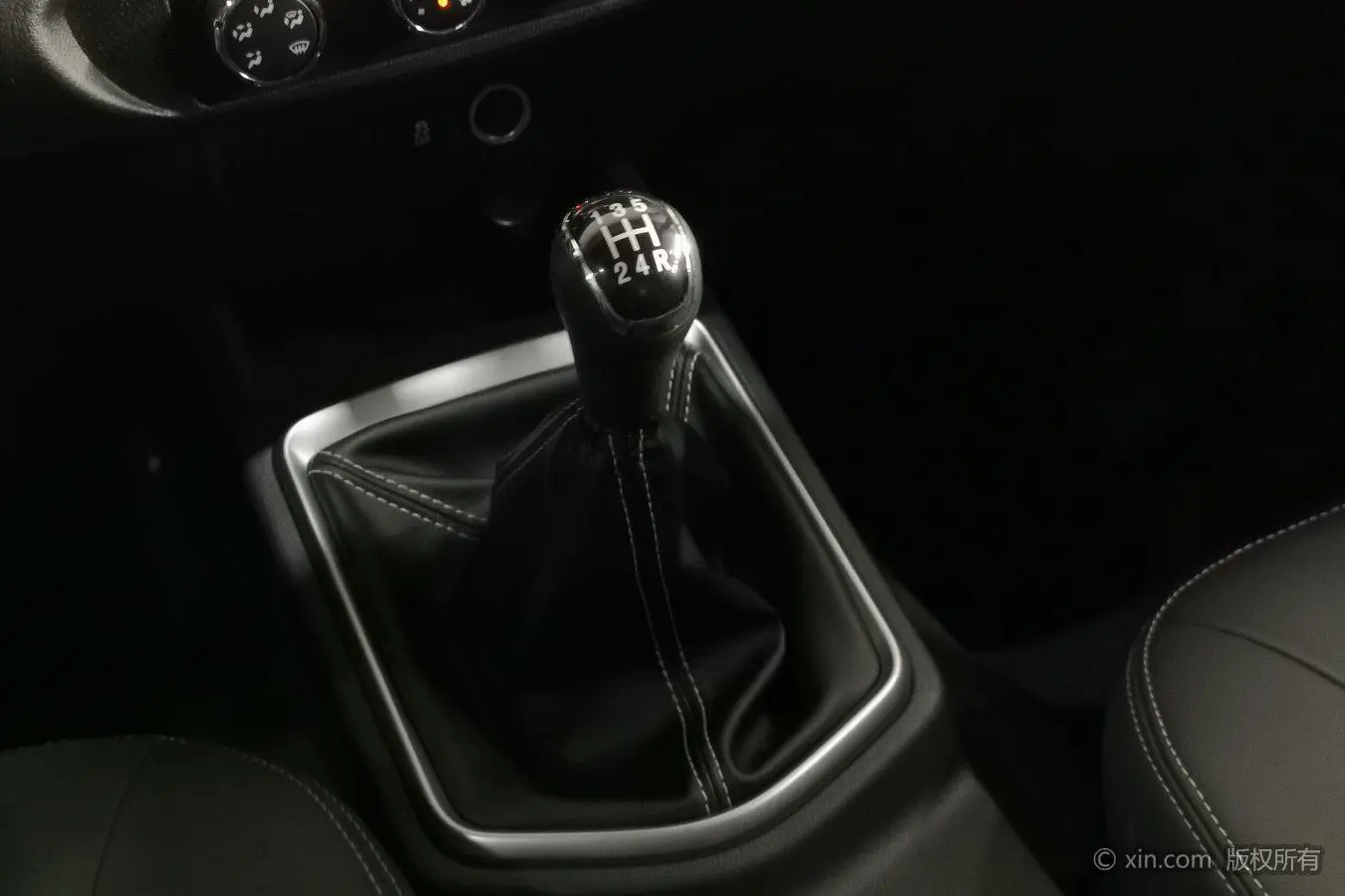 Dongfeng Sharp 2021 2.4L Petrol 2WD Sokon 2TZD