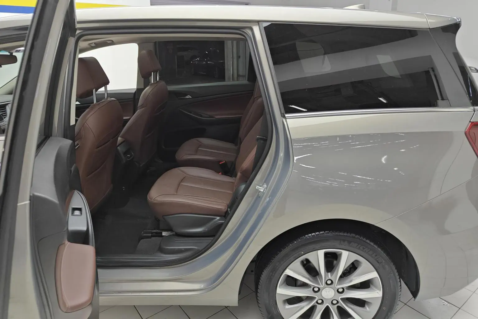 Buick GL6 2019 18T 6 seat Connected Luxury China VI