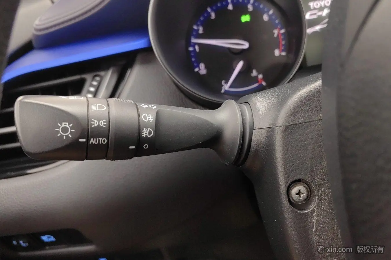 Toyota C-HR 2020 2.0L Leading