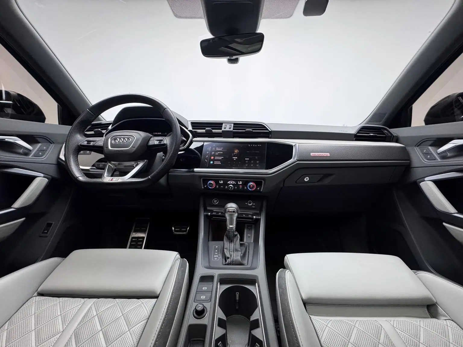 Audi Q3 Sportback 2024 45 TFSI quattro Fashion Launch Special