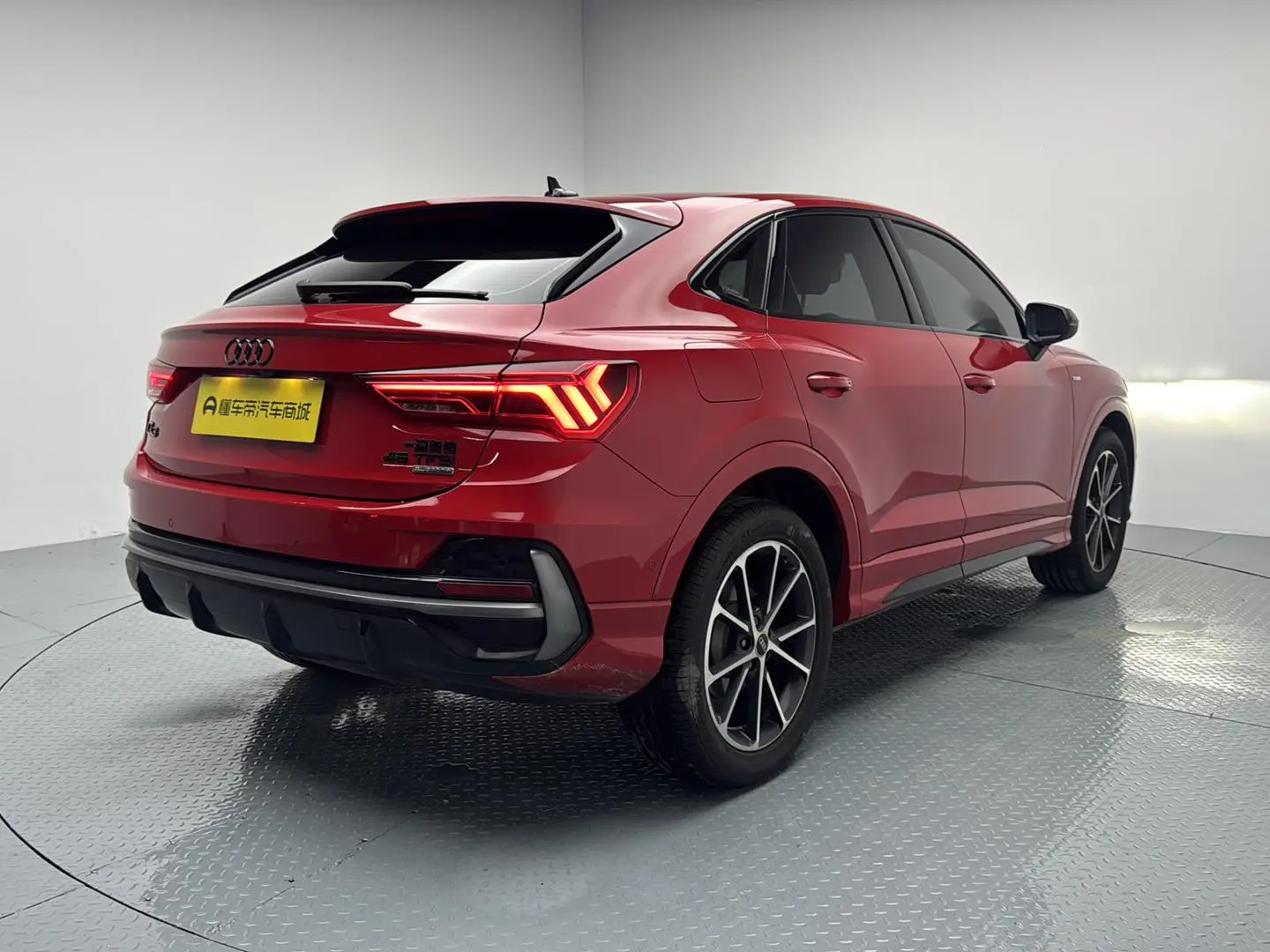 Audi Q3 Sportback 2024 45 TFSI quattro Fashion Launch Special