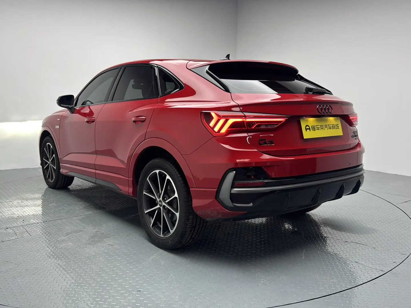 Audi Q3 Sportback 2024 45 TFSI quattro Fashion Launch Special