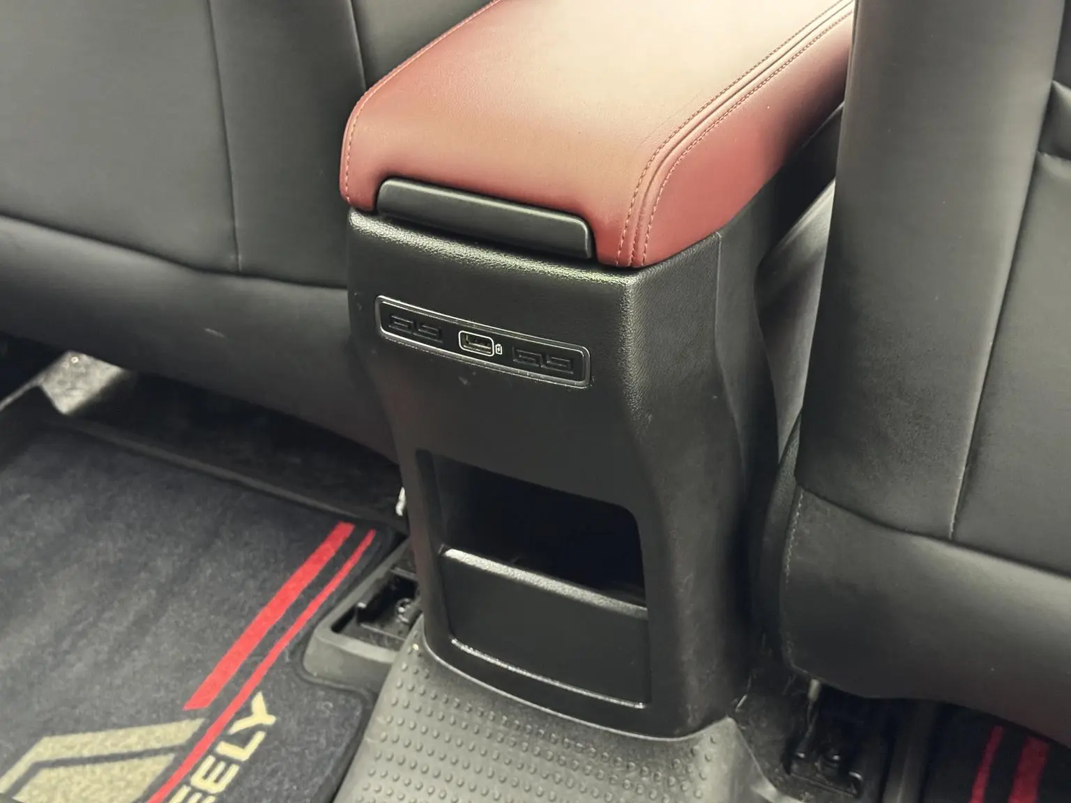 Geely Binyue 2019 Sport 260T DCT China VI