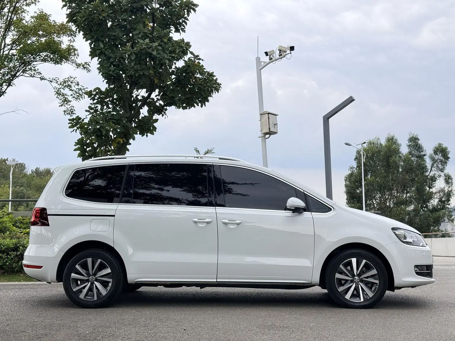 Volkswagen Sharan 2019 380TSI Premium Plus 7 seat