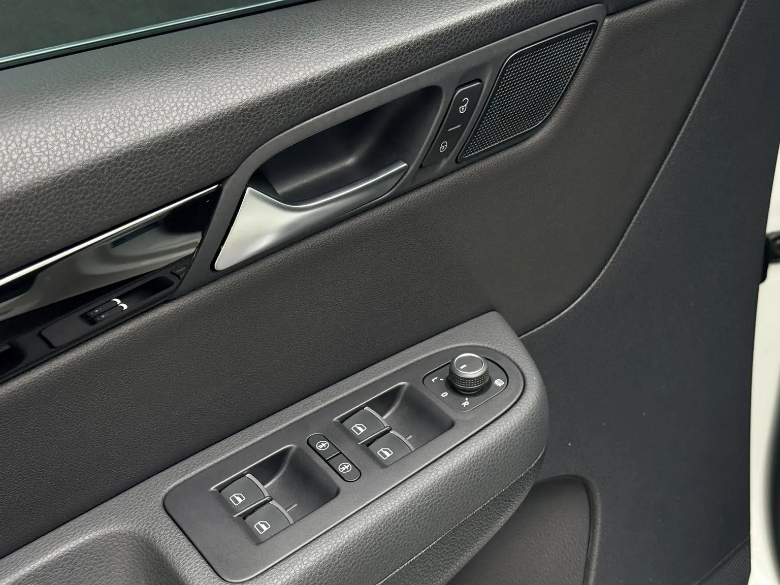 Volkswagen Sharan 2019 380TSI Premium Plus 7 seat