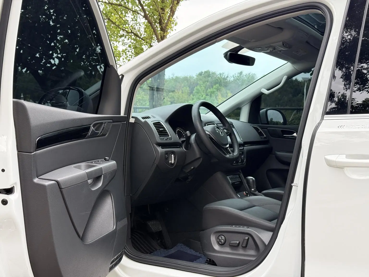 Volkswagen Sharan 2019 380TSI Premium Plus 7 seat