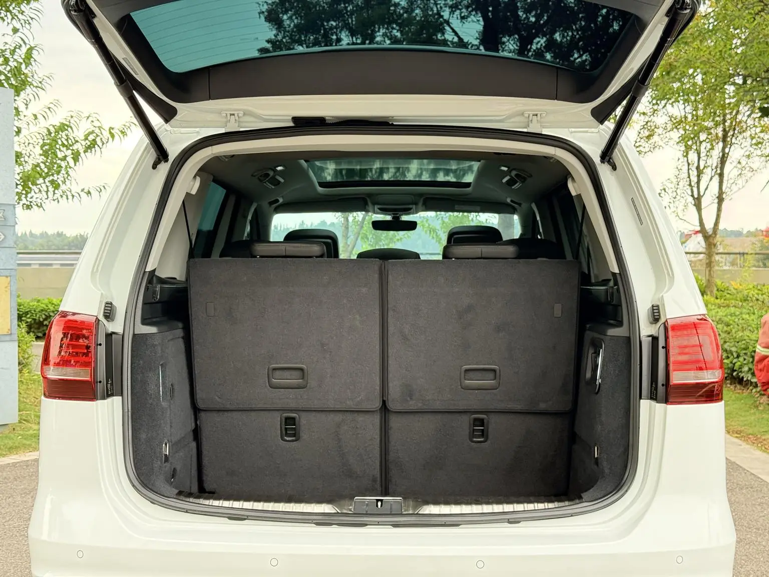 Volkswagen Sharan 2019 380TSI Premium Plus 7 seat