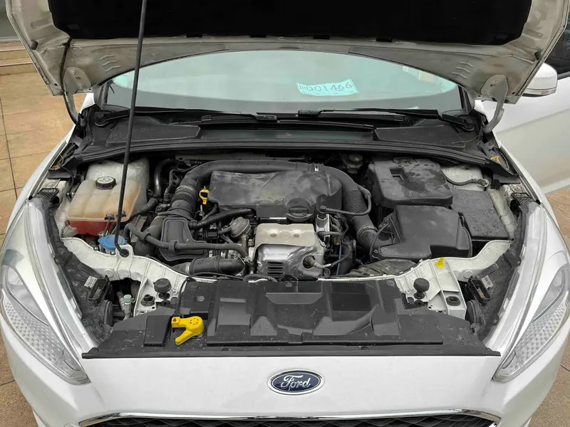 Focus 2017 hatchback EcoBoost 125 automatic super stylish smart mobility version
