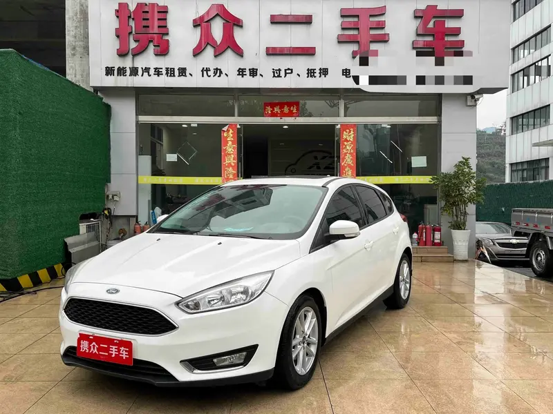 Focus 2017 hatchback EcoBoost 125 automatic super stylish smart mobility version