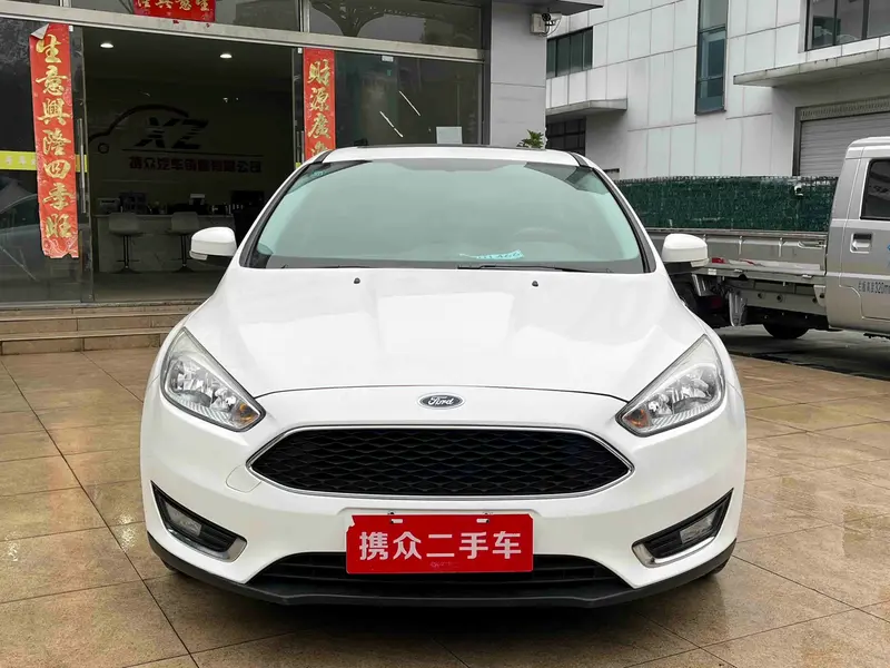 Focus 2017 hatchback EcoBoost 125 automatic super stylish smart mobility version