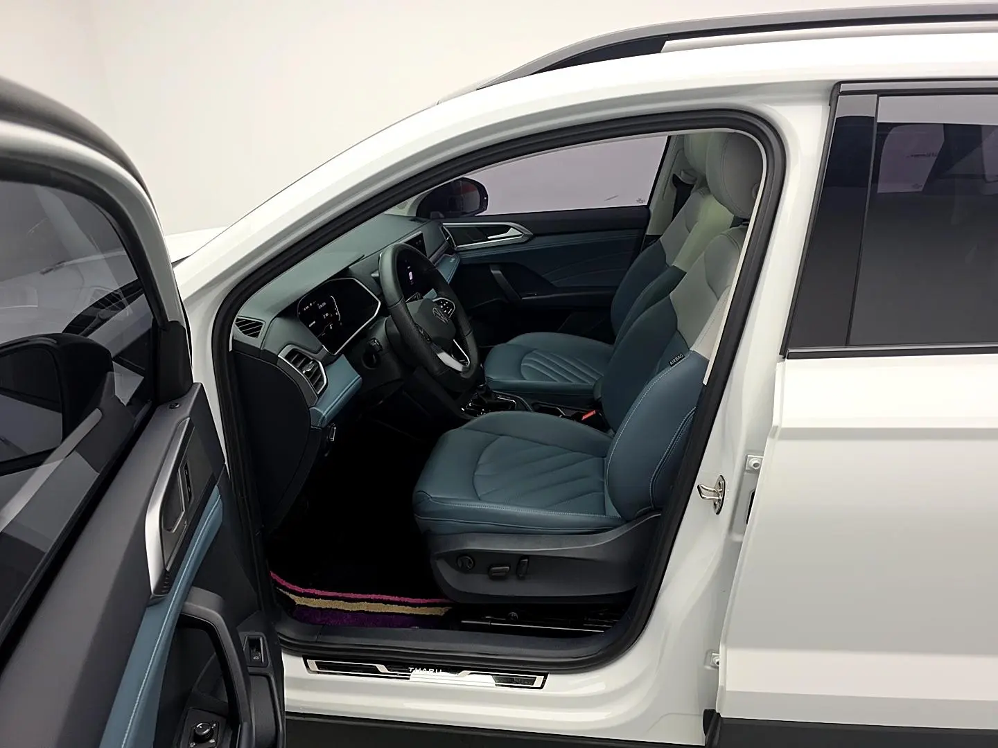 Volkswagen Tharu 2023 300TSI 2WD Premium