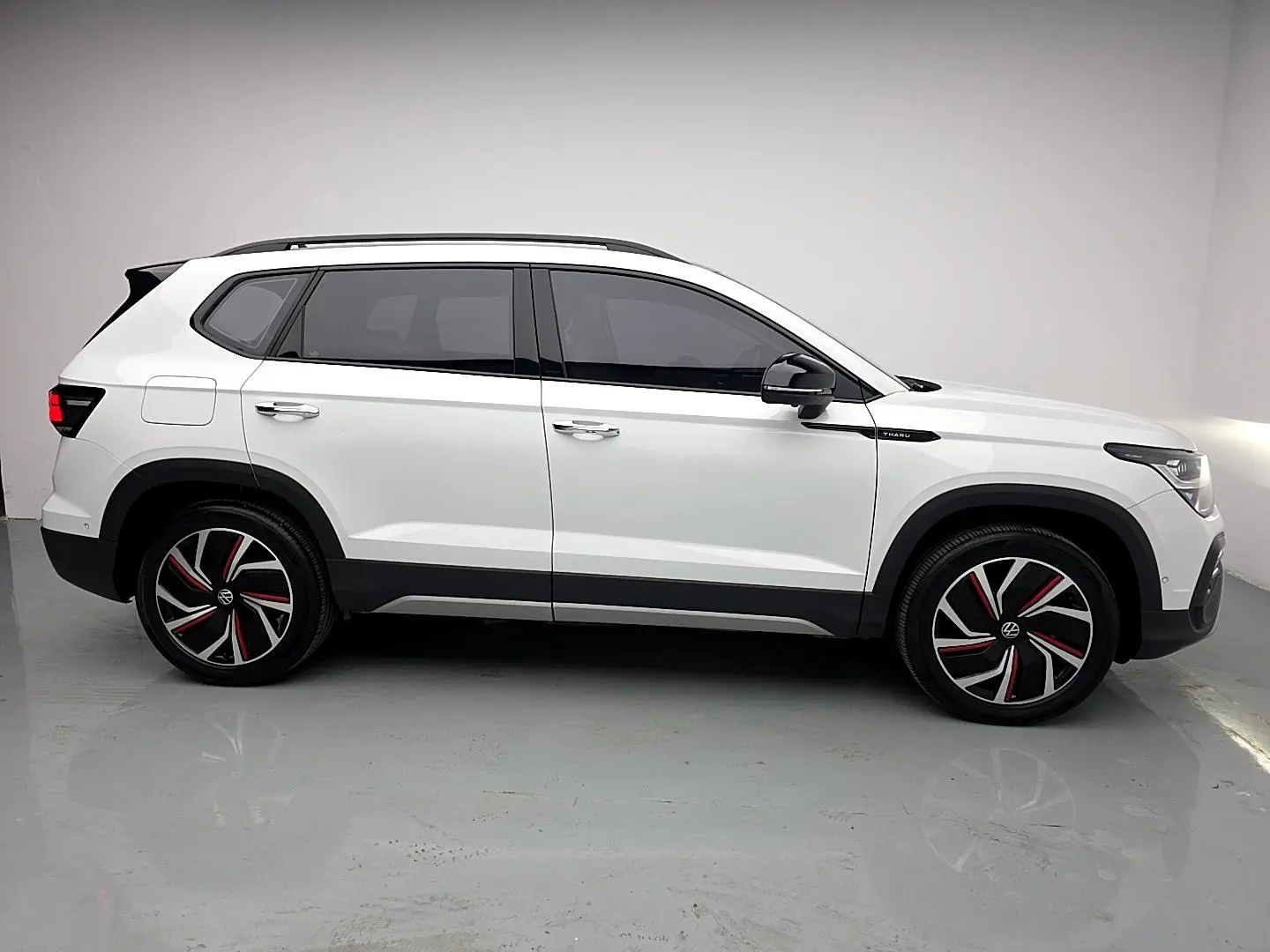 Volkswagen Tharu 2023 300TSI 2WD Premium