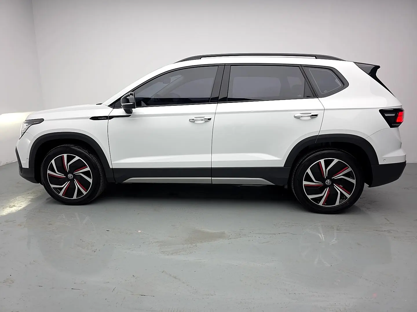 Volkswagen Tharu 2023 300TSI 2WD Premium