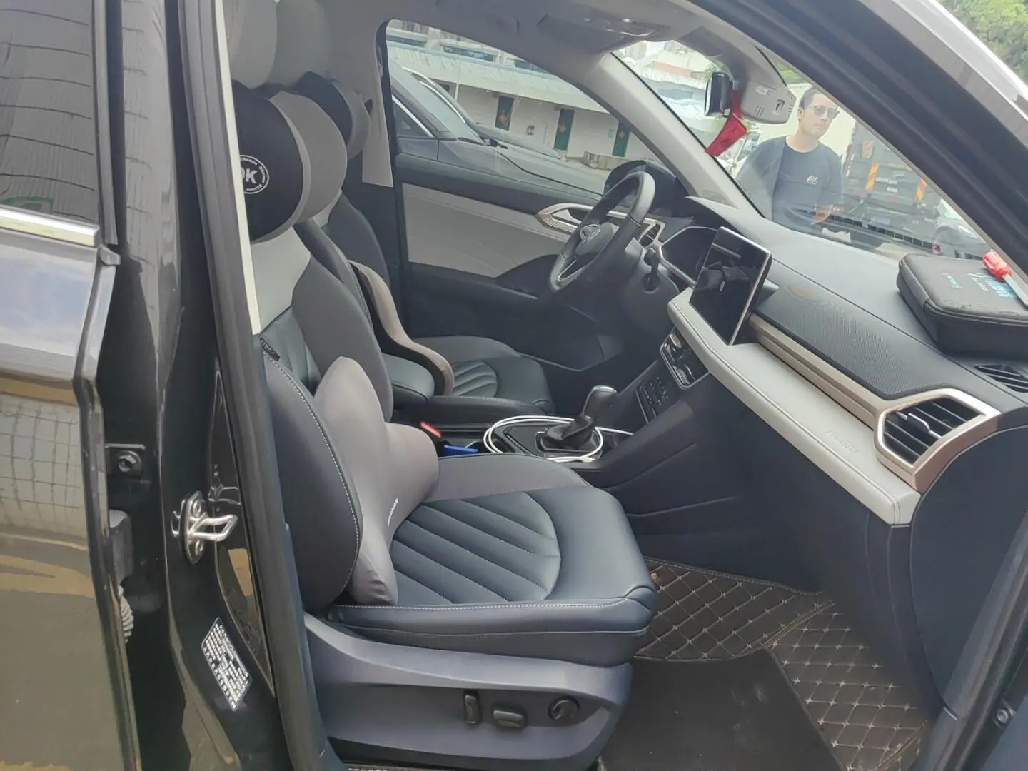 Volkswagen Tharu 2023 300TSI 2WD