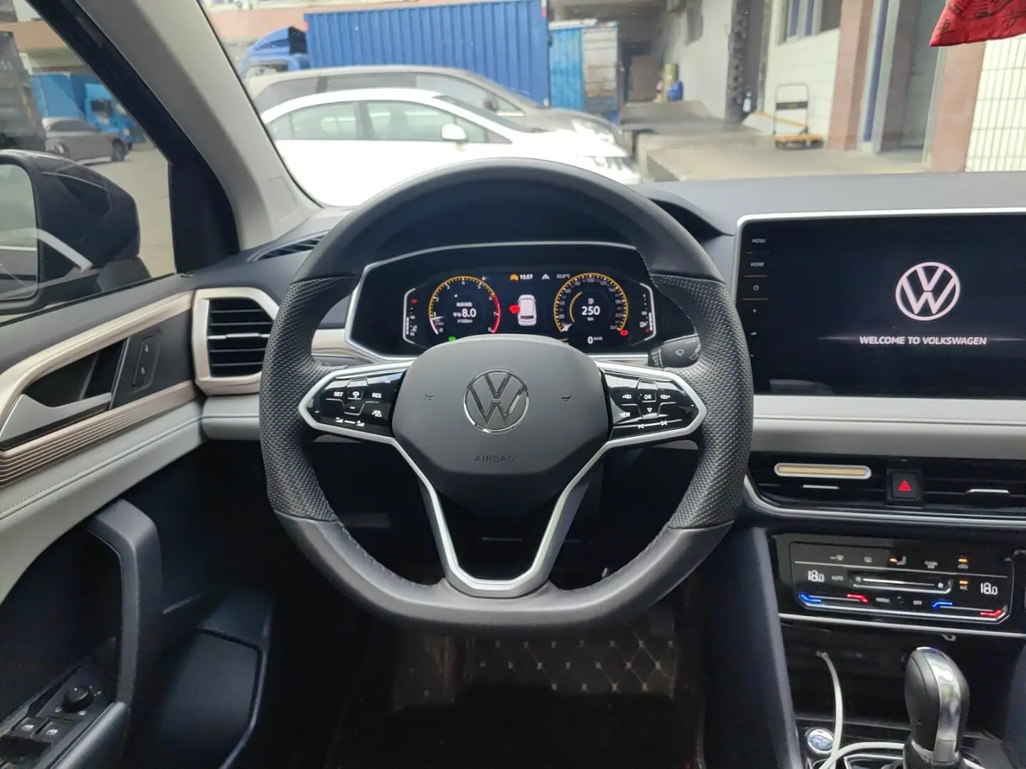 Volkswagen Tharu 2023 300TSI 2WD