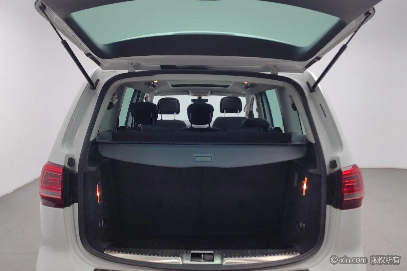 Volkswagen Sharan 2018 380TSI 7 seat