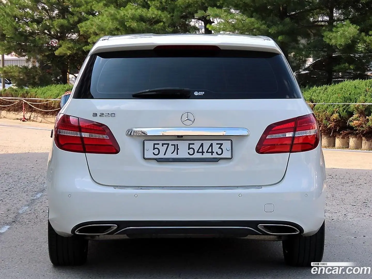 Mercedes-Benz B-Class B220