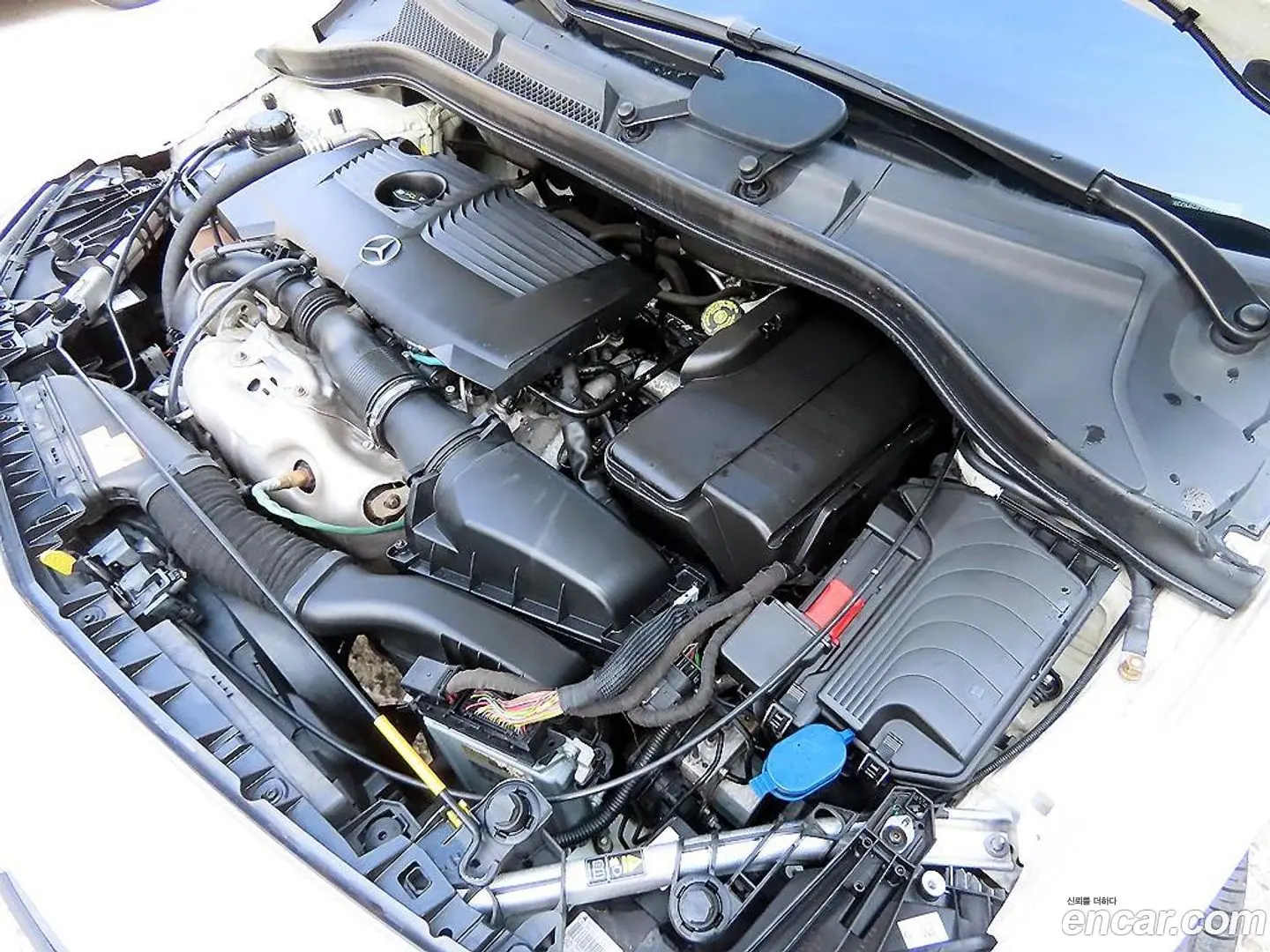 Mercedes-Benz B-Class B220