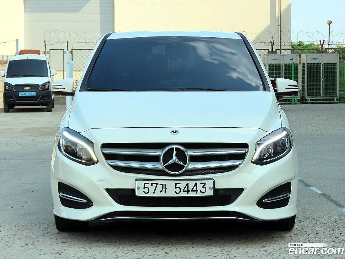 Mercedes-Benz B-Class B220