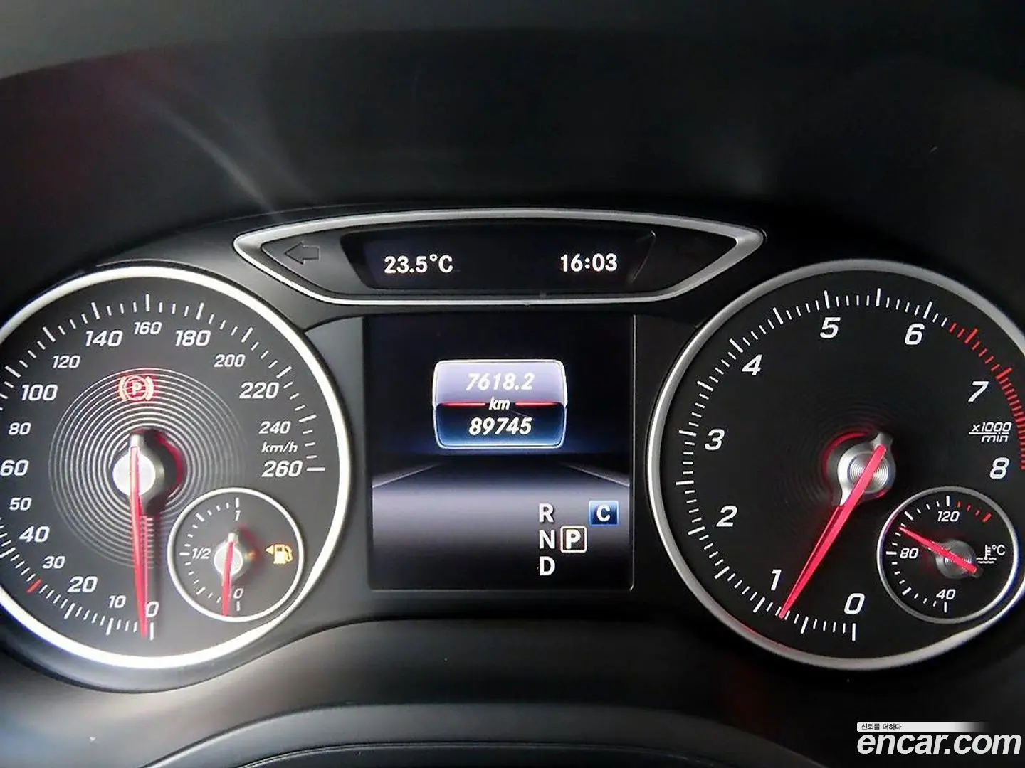 Mercedes-Benz B-Class B220
