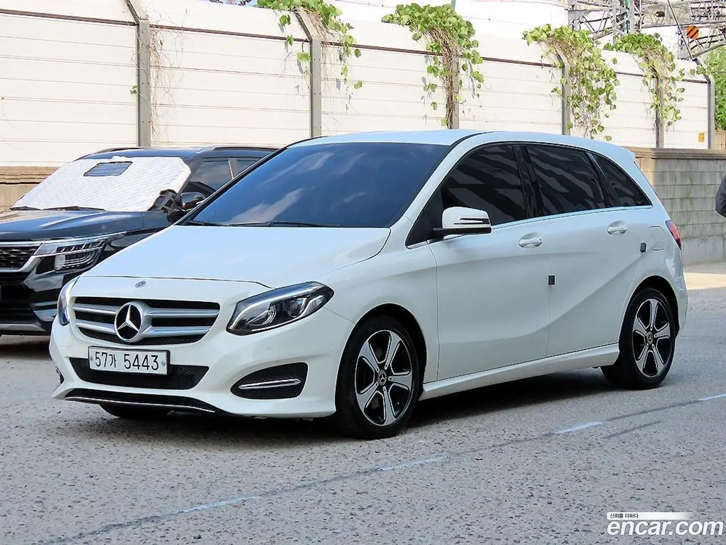 Mercedes-Benz B-Class B220