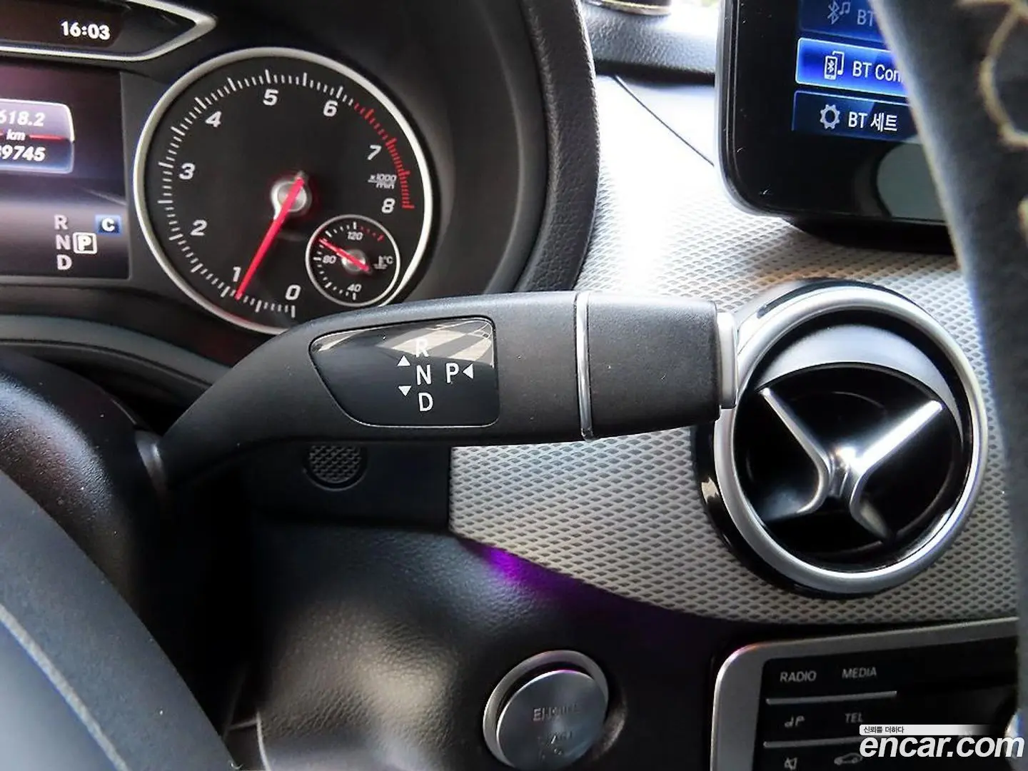 Mercedes-Benz B-Class B220
