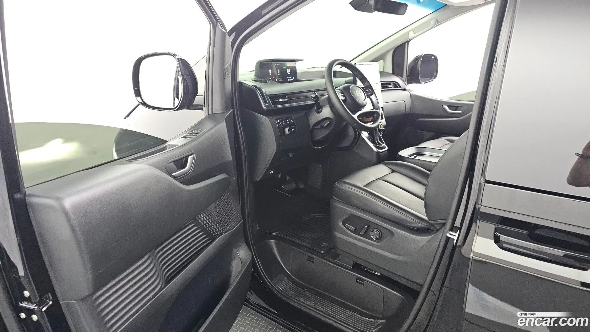 Hyundai Staria Cargo 5-Seater 2022