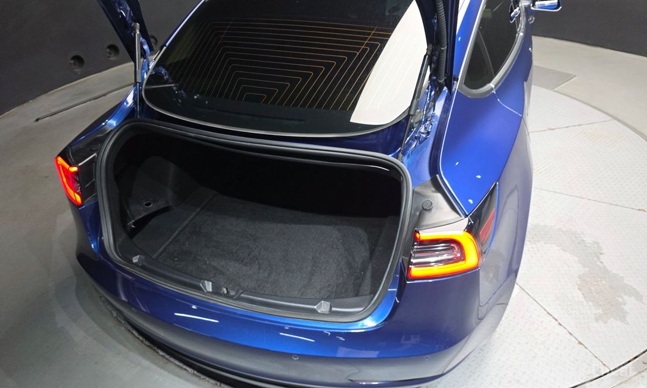 Tesla Model 3 Standard Range Plus RWD 2020