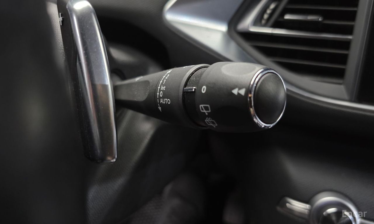 Peugeot 308 2nd generation 1.5 BlueHDi Allure 2019
