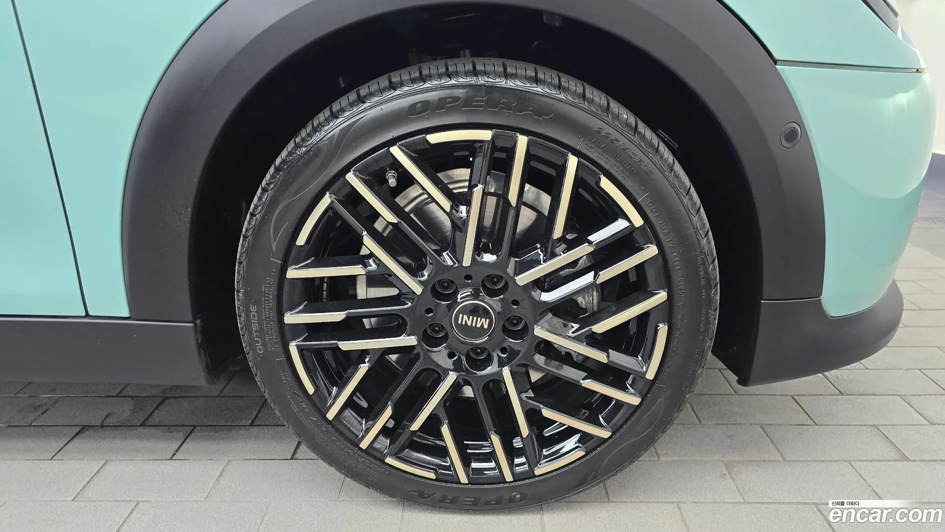 Mini Cooper 5 Door Favoured