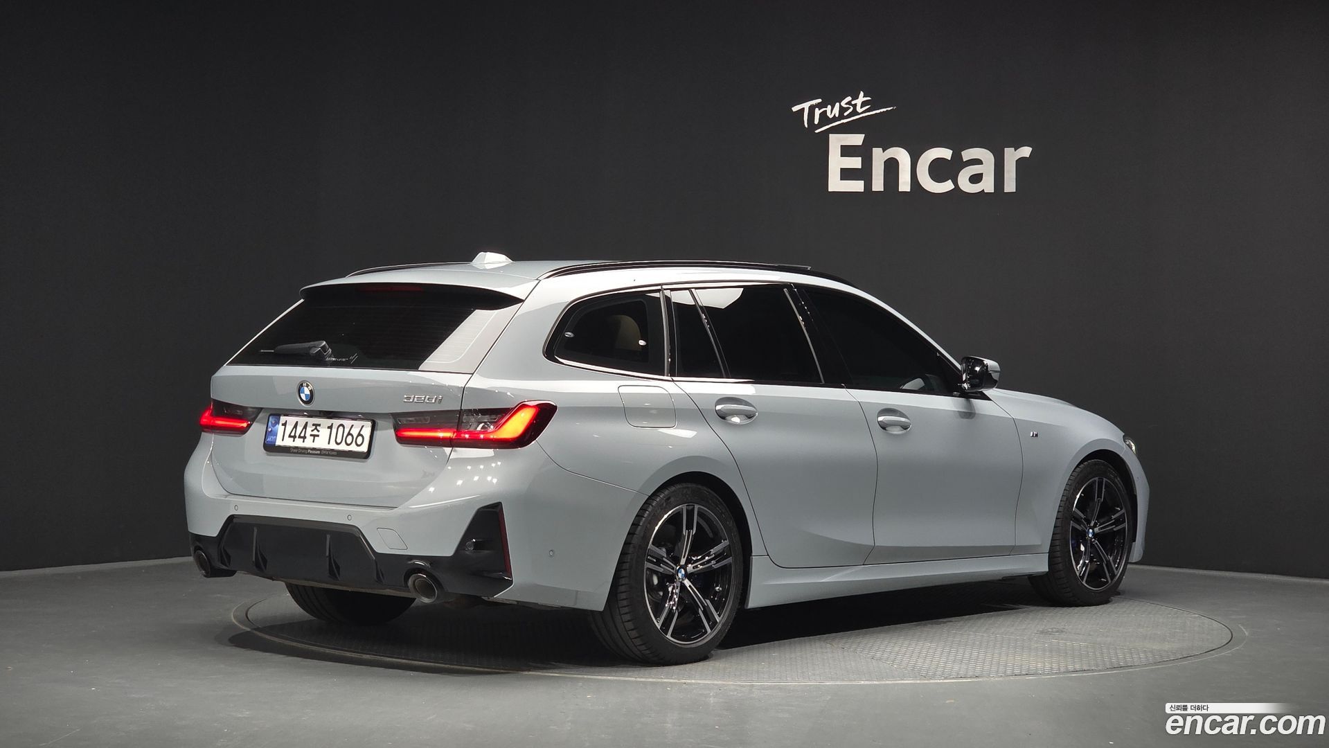 BMW 3-Series 320i Touring M Sports 2023