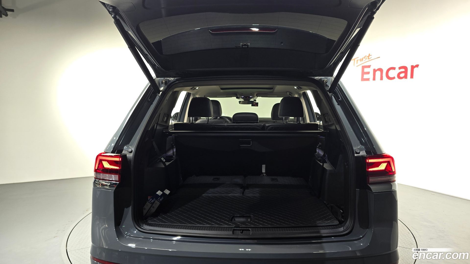 Volkswagen Atlas 2.0 TSI R-LINE 7-Seater