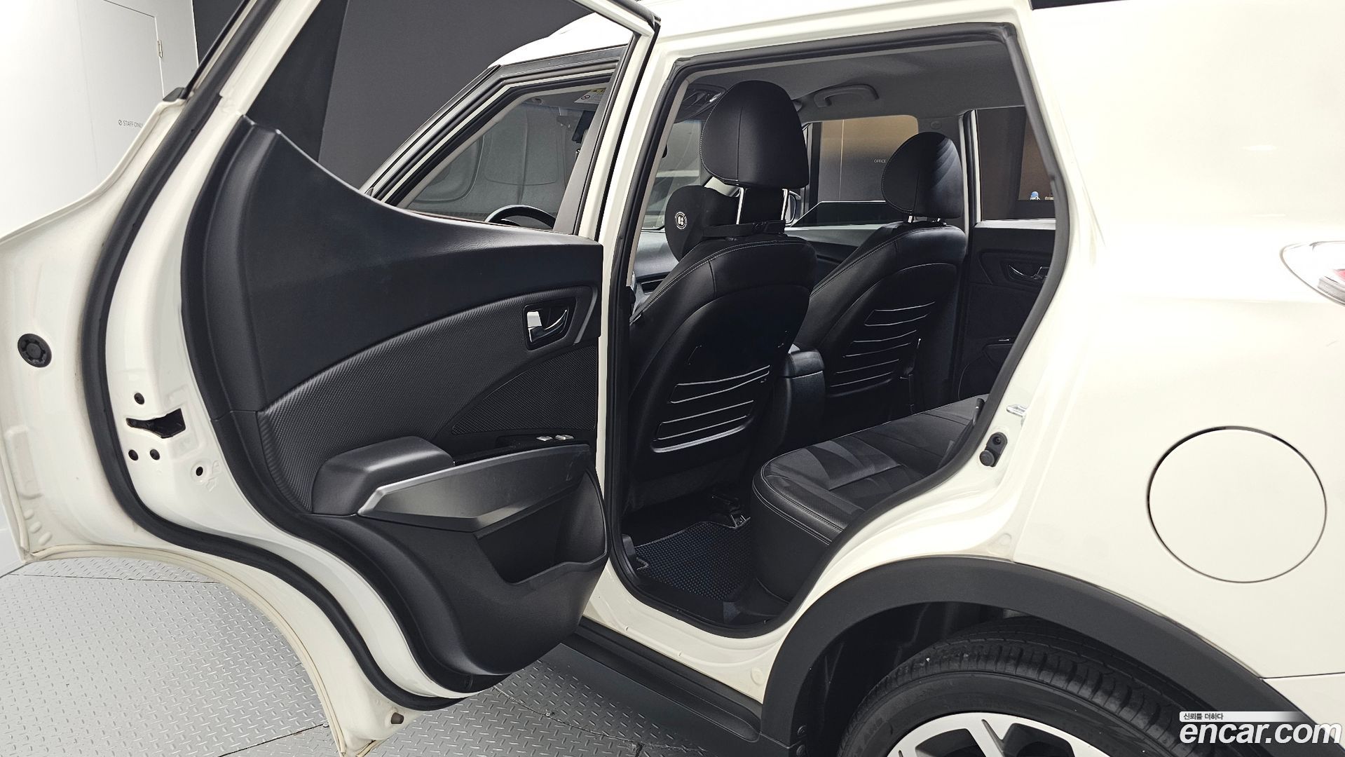 KG Mobility TIBOLI LX 2WD