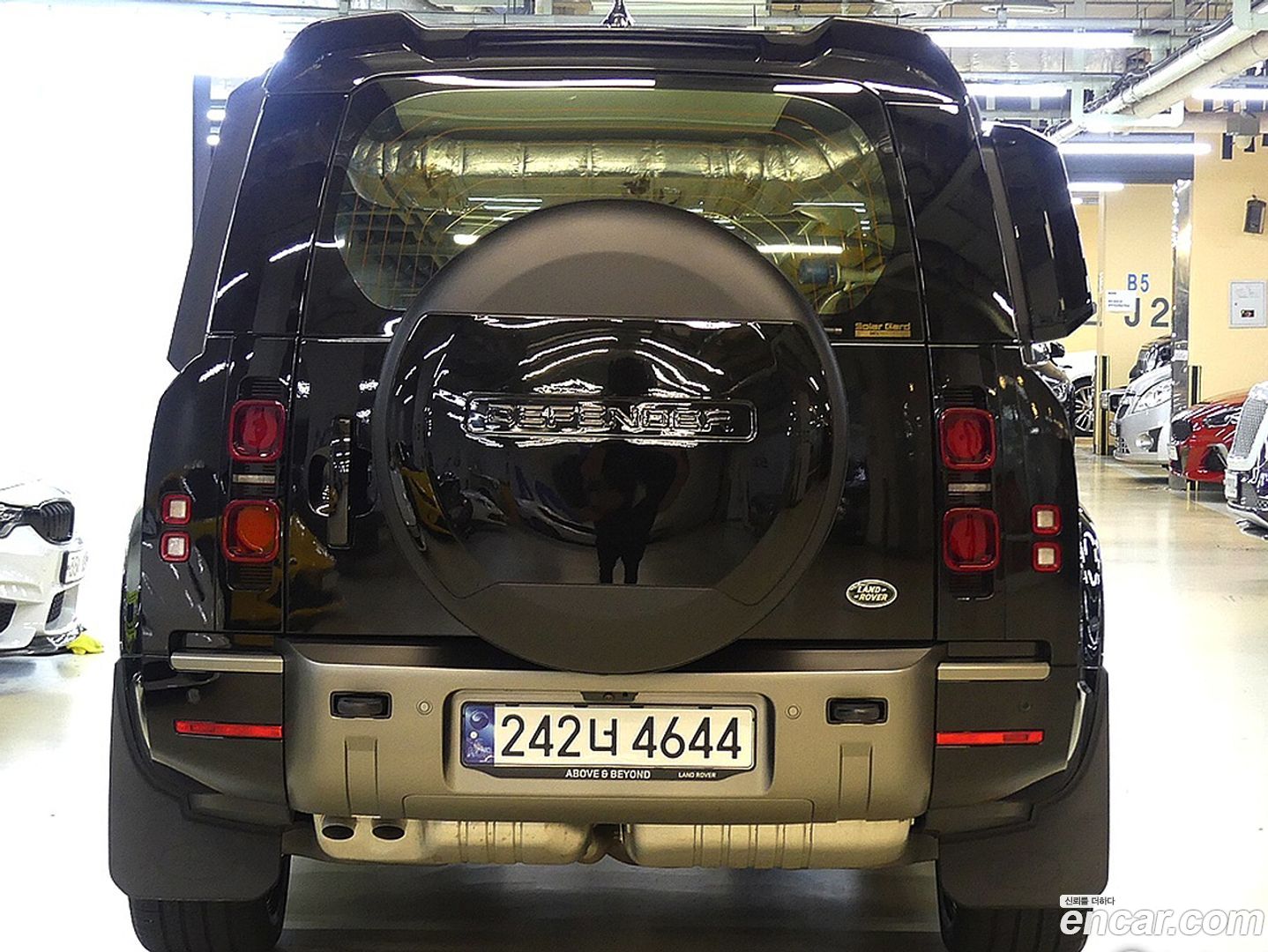 Land Rover Defender 130 D300 X-Dynamic HSE