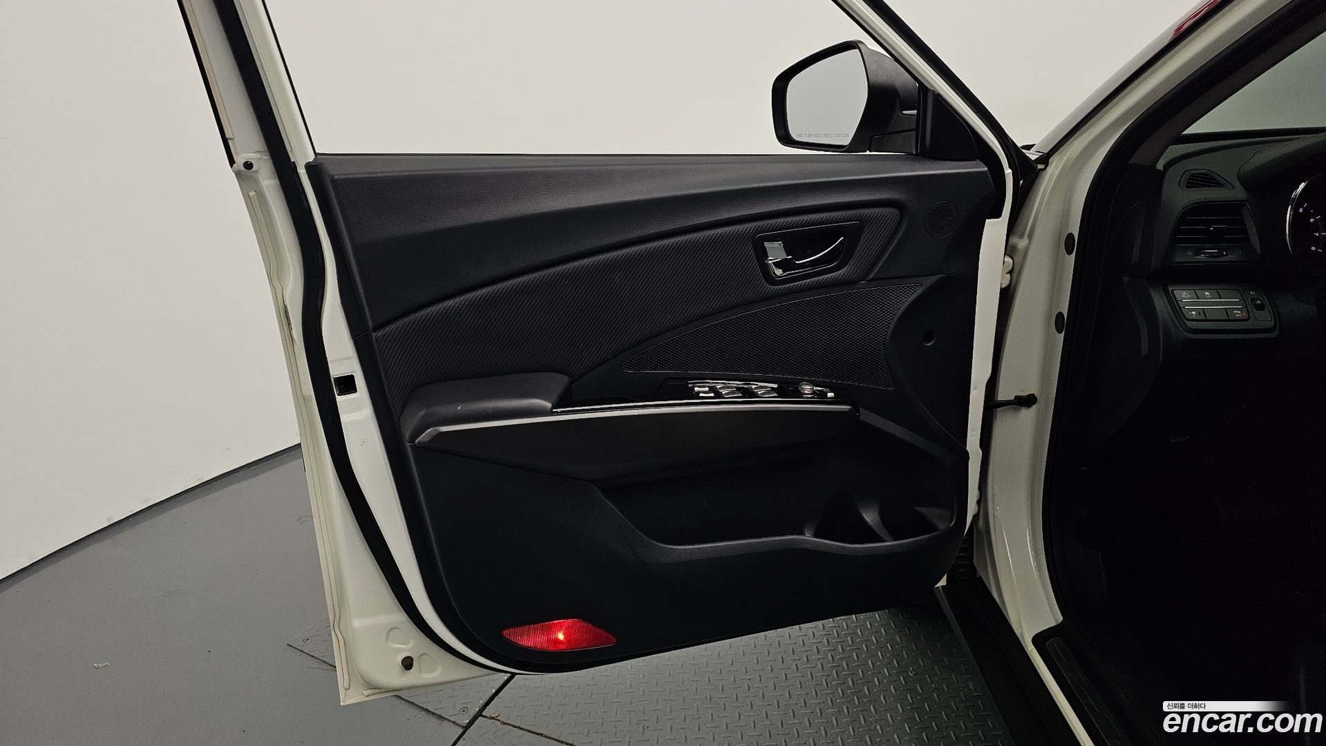 KG Mobility TIBOLI 1.6 RX 2WD