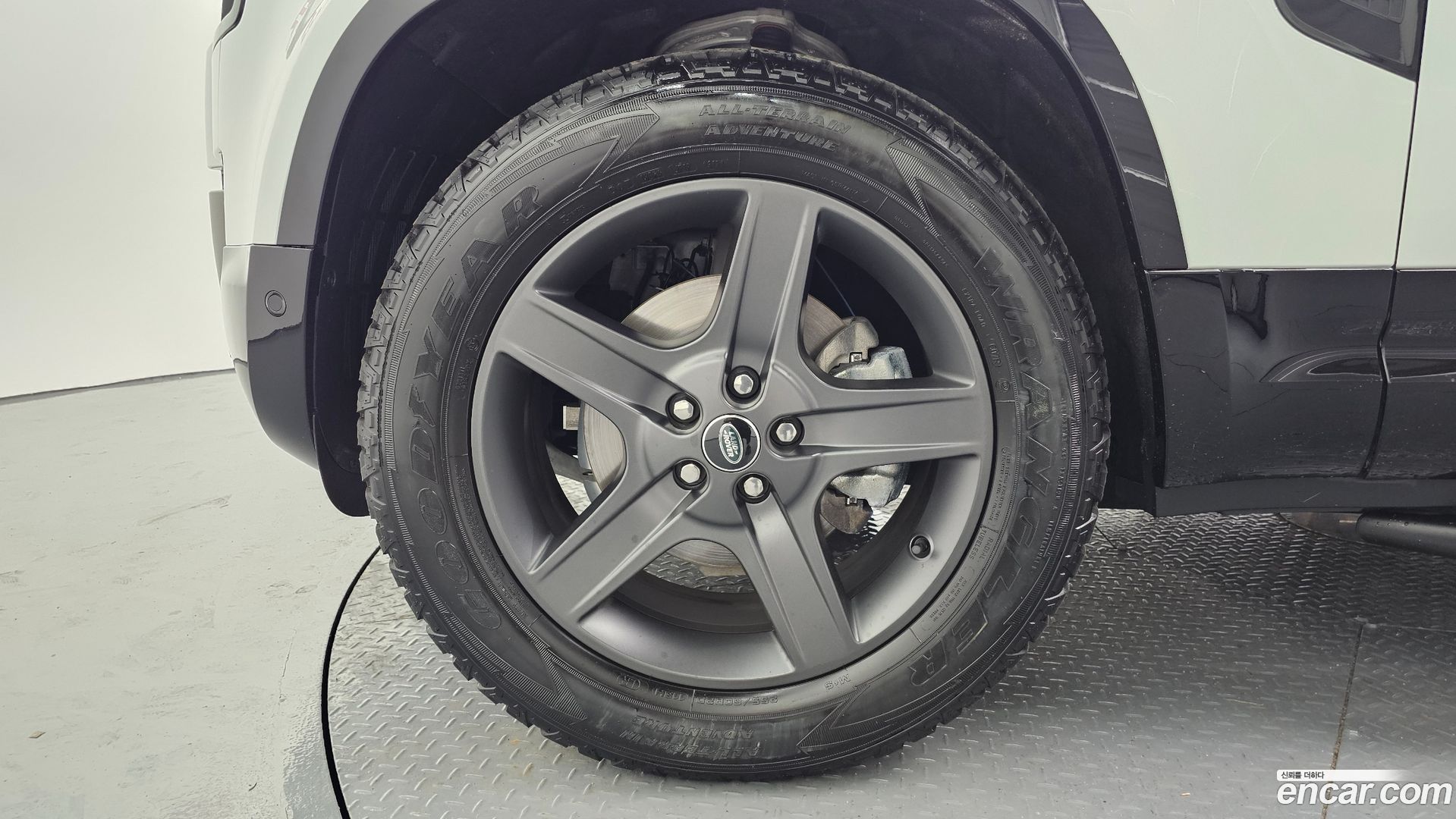 Land Rover Defender 90 D250 X-Dynamic SE