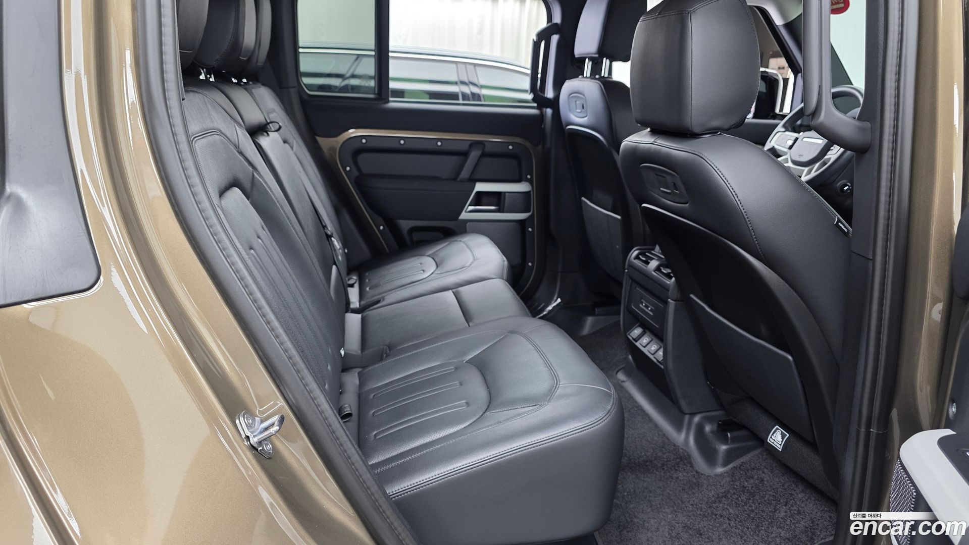Land Rover Defender 110 D250 SE