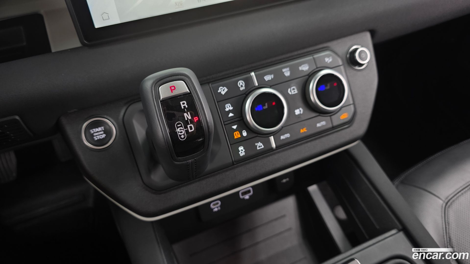 Land Rover Defender 110 D250 SE