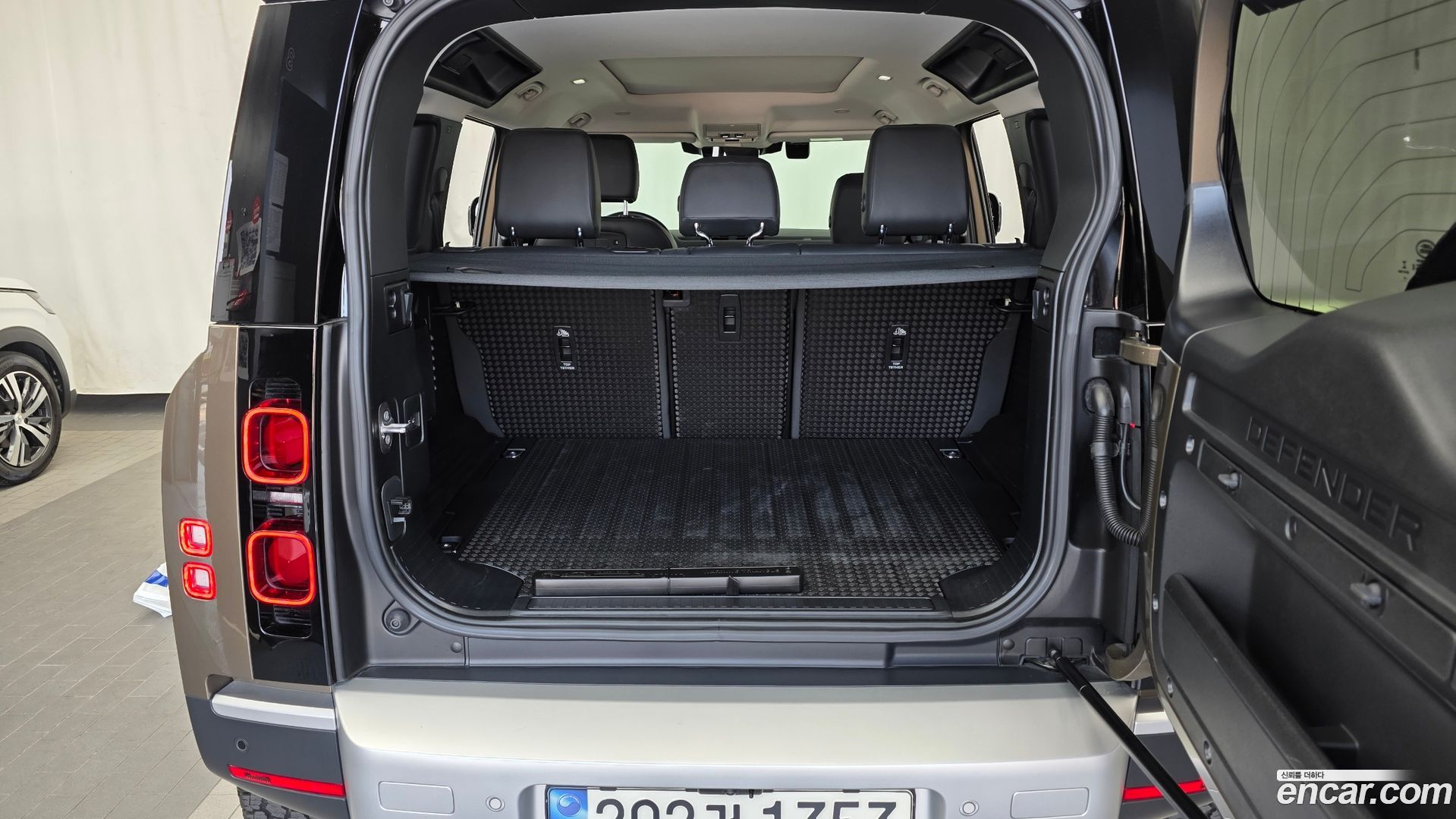 Land Rover Defender 110 D250 SE