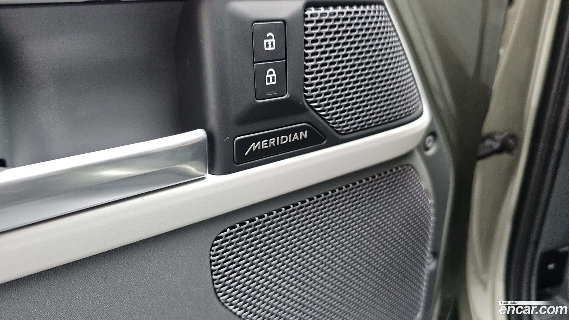 Land Rover Defender 110 D250 SE