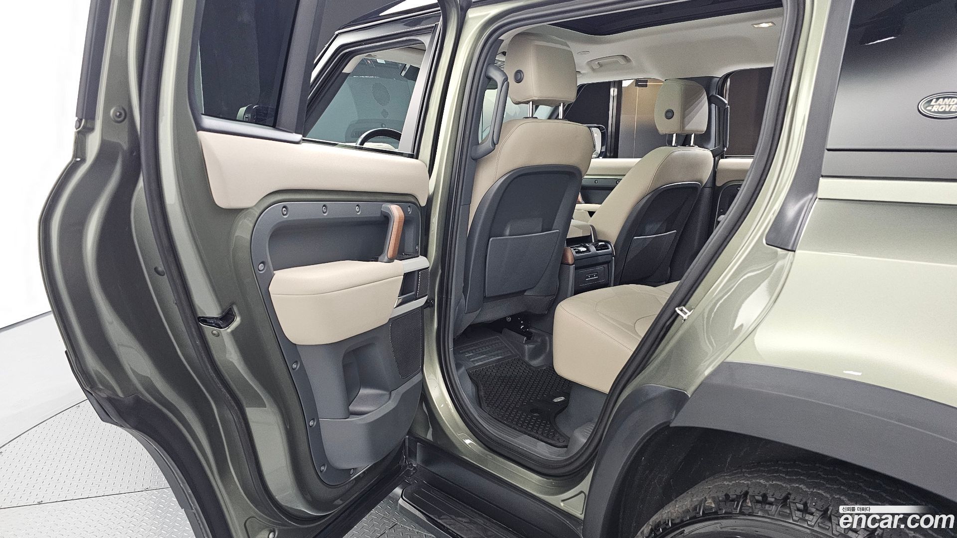 Land Rover Defender 110 D250 SE