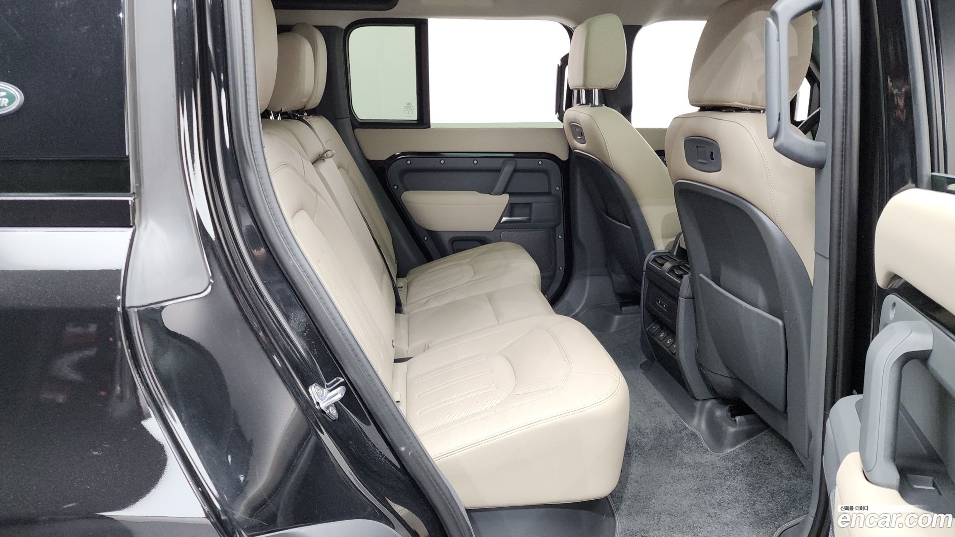 Land Rover Defender 110 D250 S