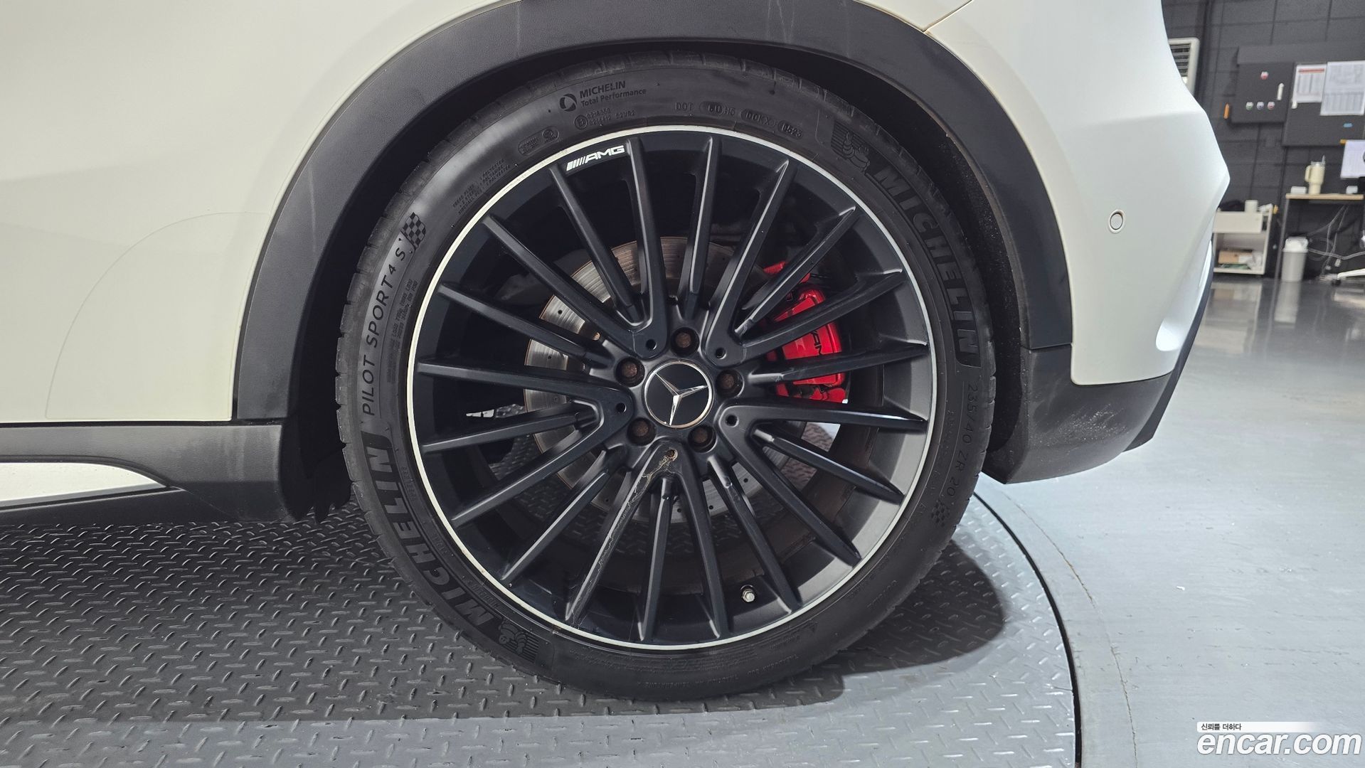 Mercedes-Benz GLA-Class GLA45 AMG 4MATIC 2017