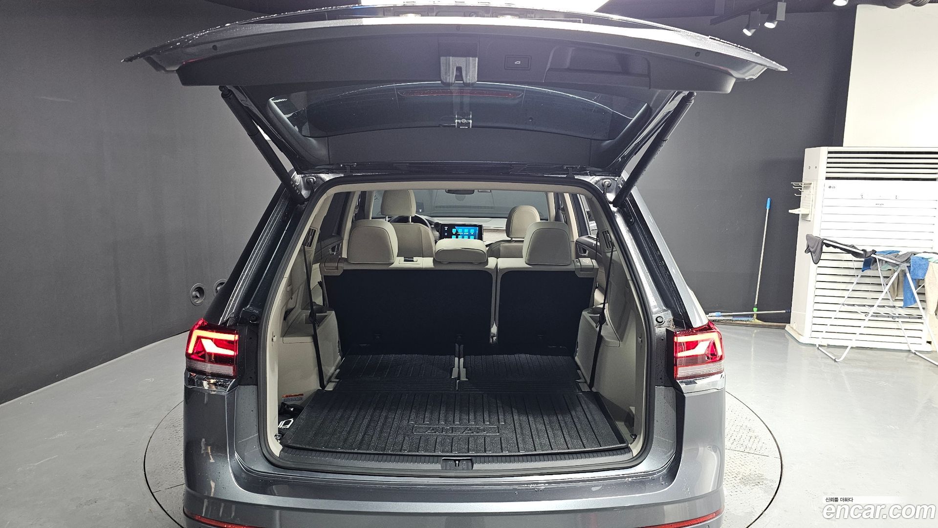 Volkswagen Atlas 2.0 TSI R-LINE 7-Seater