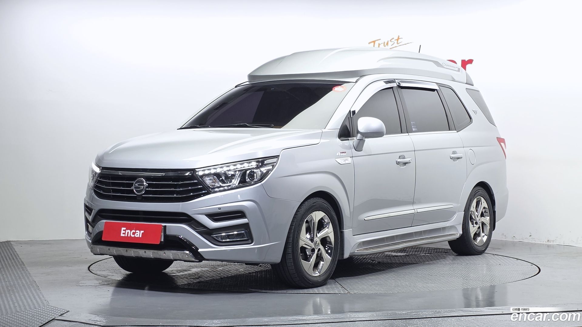 KG Mobility KORANDO 4WD Chateau 9-seater