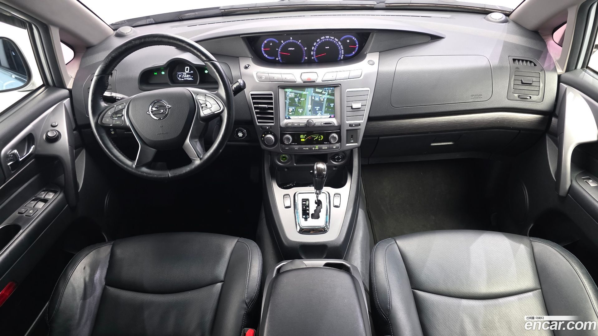 KG Mobility KORANDO 4WD Chateau 9-seater