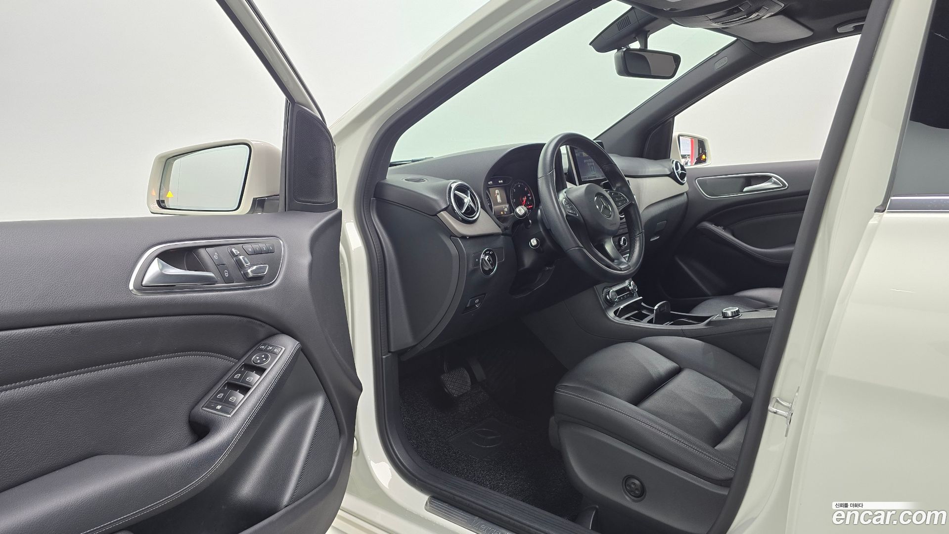 Mercedes-Benz B-Class B200 d 2014