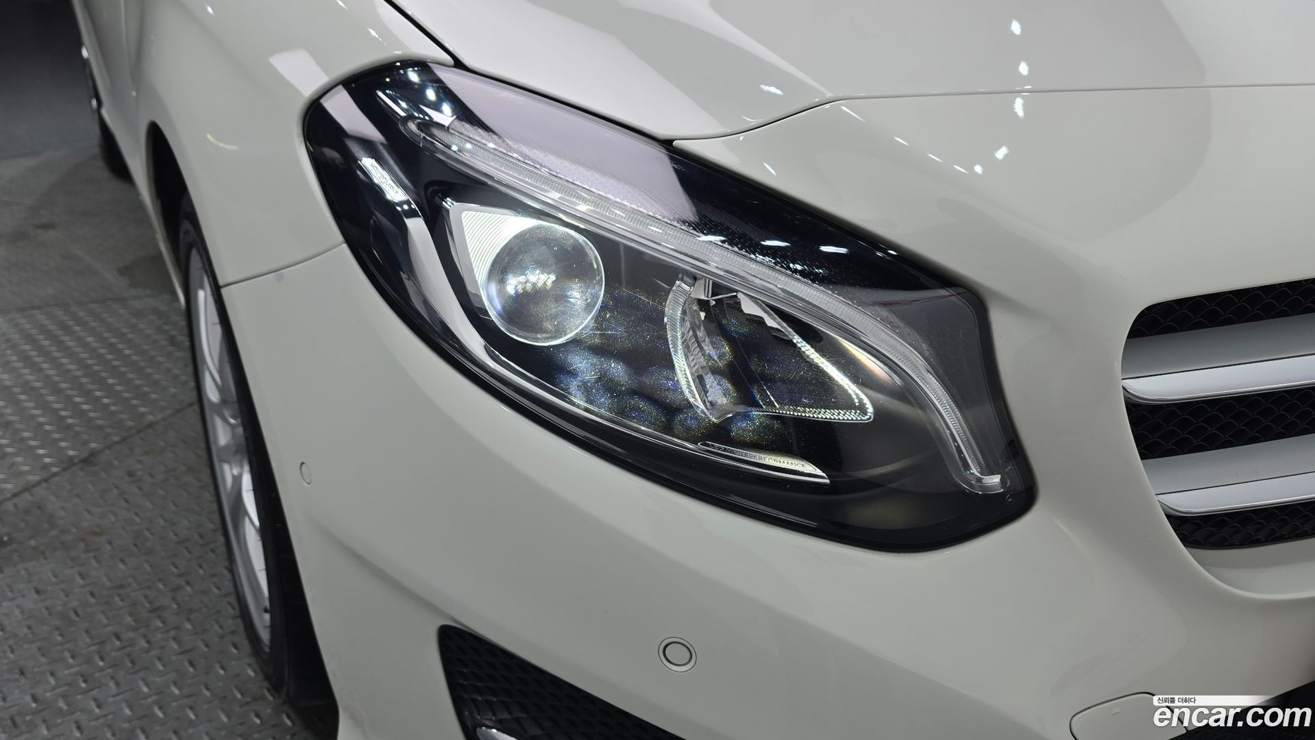 Mercedes-Benz B-Class B200 d 2014