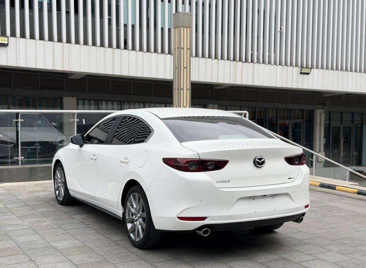 Mazda 3 (Axela)