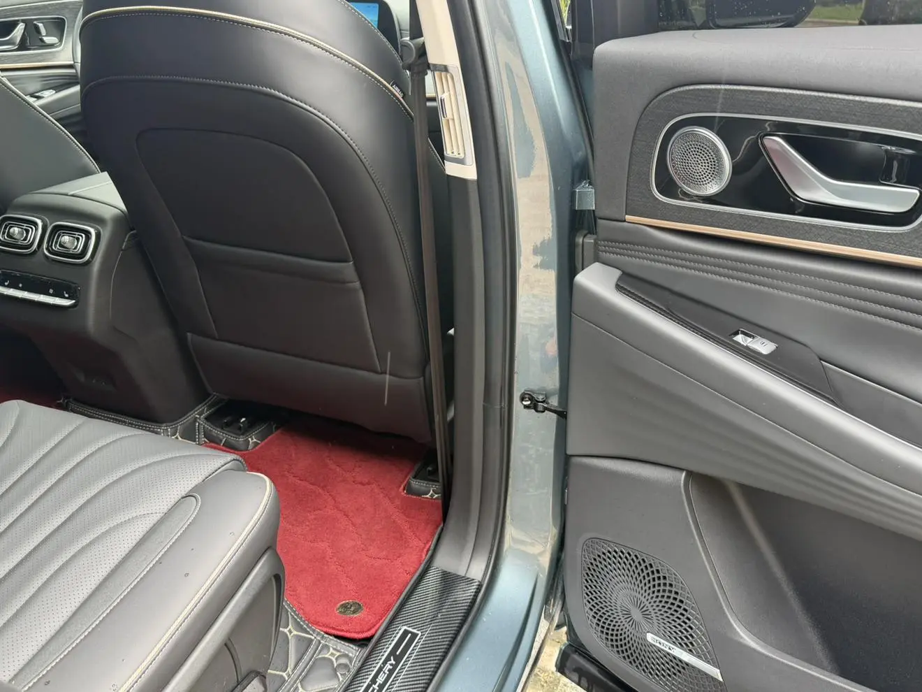 Chery Tiggo 9 2023 2.0T DCT 2WD Premium 5 seat